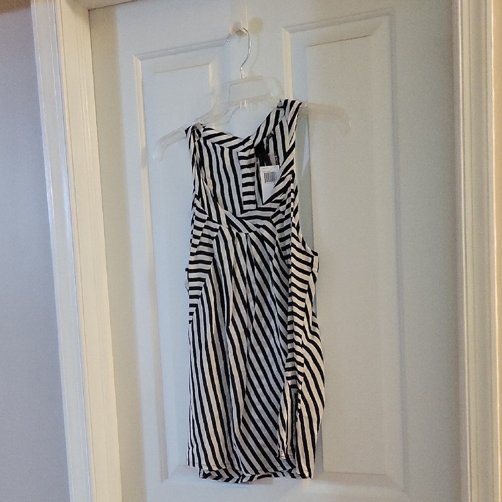 Bellatrix Black and White Asymmetrical Ruched Silk Sleevless Top Medium